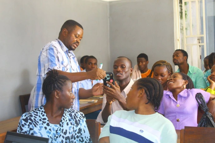 les étudiants accèdes aux applications Hesperian